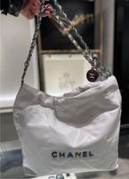 Chanel 22 Tasche  Bag 2024 weiß white rainbow Regenbogen München - Schwabing-Freimann Vorschau