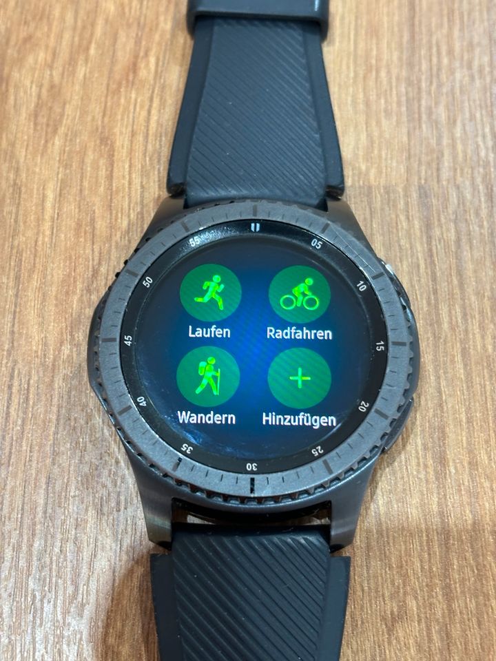 Samsung Galaxy Watch gear S3 Frontier in Bergheim