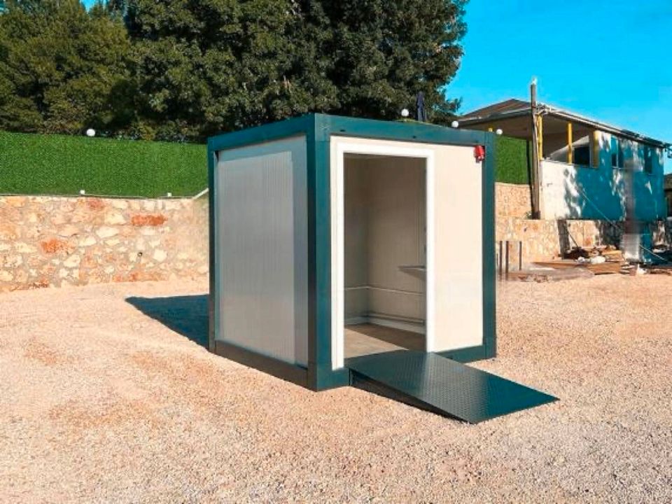 Behindertencontainer WC - Container | Sanitärcontainer | Toilettencontainer | 220cm x 220cm in Zeulenroda