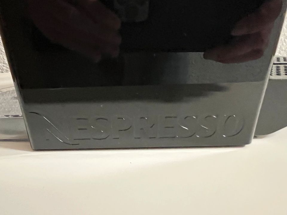 Nespresso Kapselmaschine Inissia EN 80.B schwarz NEU in Hauptstuhl