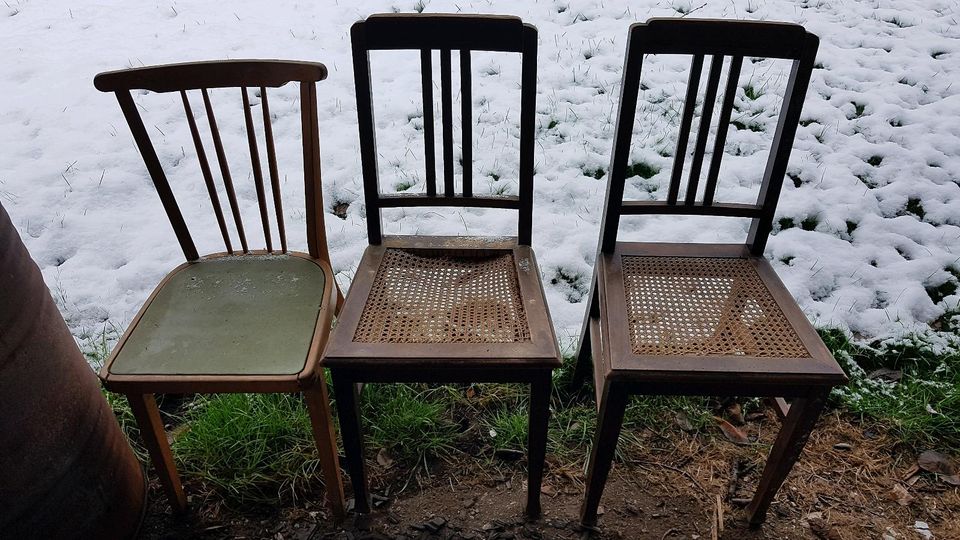 9x Alte Stühle aus Holz Vintage 40er 50er Jahre in Wehretal