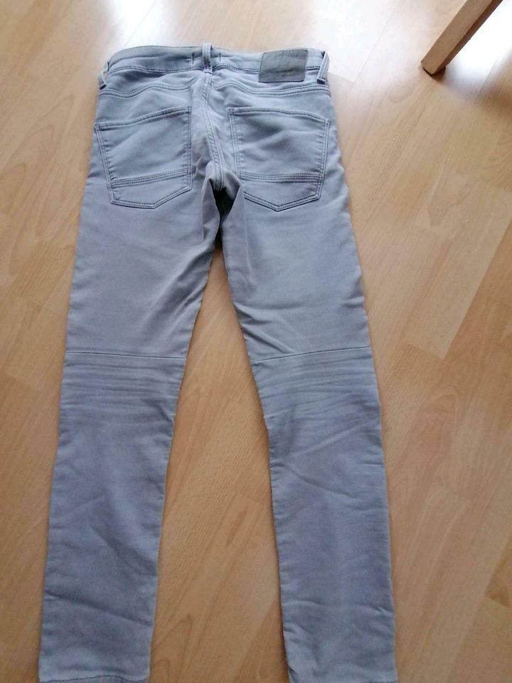 Jeans Hose Jack & Jones Größe 30 / 32 in Neunkirchen am Sand