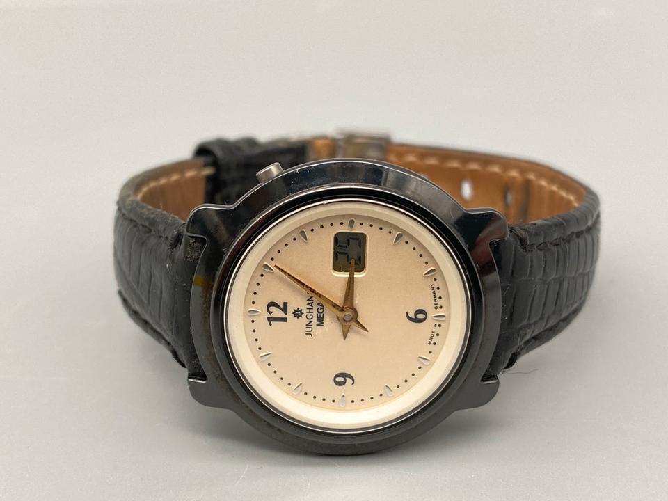 DAMEN ARMBANDUHR JUNGHANS MEGA KERAMIK 13/1718 710 FUNKARMBAND in Berlin