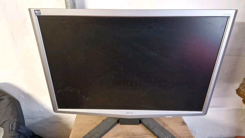 2Fernseher und 1 computerbildschrim in Büchenbach