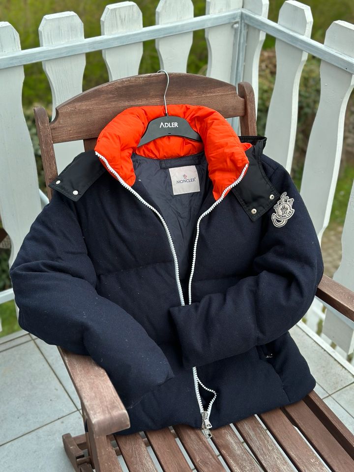 Puffer Moncler Genius JW Anderson Wool Down Jacket in Korschenbroich