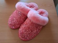 Uggs Hausschuhe Pink mit Paletten Bayern - Obermeitingen Vorschau