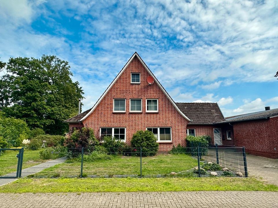 Resthof mit Nebengebäuden und Wiese - Renoviertes Haus in Scheeßel