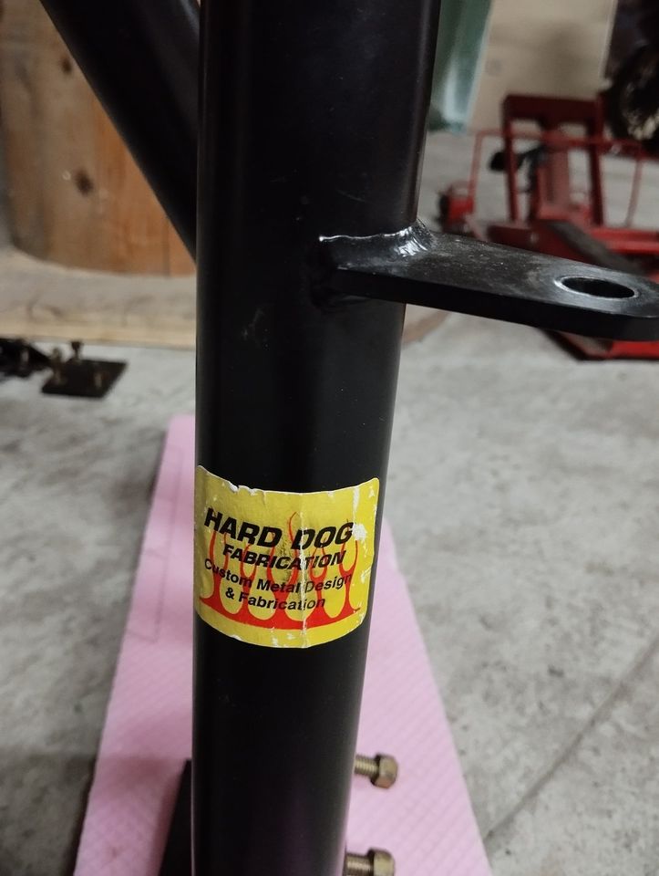 MX-5 Überrollbügel Hard Dog Deuce (Bügel Mittig verstrebt) in Auen