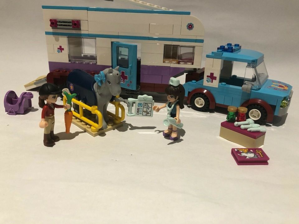 LEGO Friends Pferdeanhänger und Tierärztin 41125 in Didderse