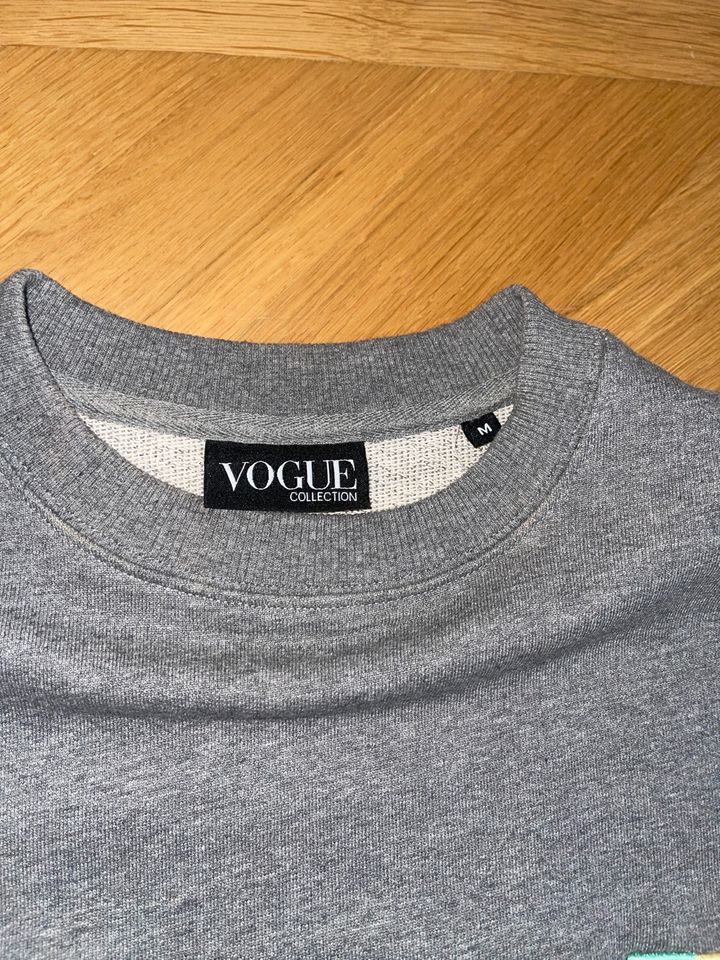 VOGUE Sweatshirt Grau mit bunter Logo-Stickerei in München