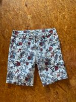 Kurze Jeanshose/Shorts mit Blumenmuster, Größe 36, Esmara Bayern - Oberhausen a.d. Donau Vorschau