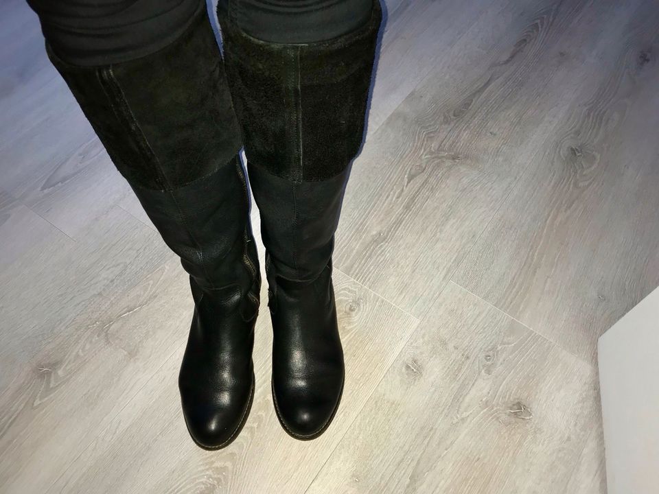 Marc O‘Polo Damen Stiefel , auch als Overkneestiefel zu tragen in Neu Wulmstorf