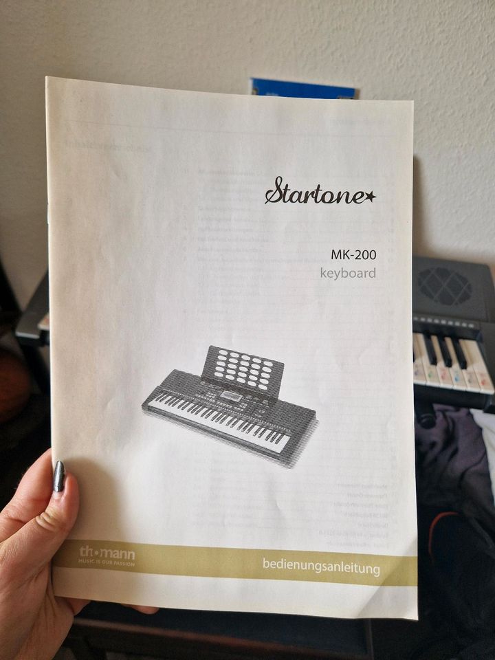 Startone MK-200 Keyboard mit Ständer, Hocker und Notenheft in Hagen