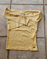 Shirt ohne Arm aber schöne Verarbeitung in gelb Gr. XS Hollister Sachsen - Riesa Vorschau