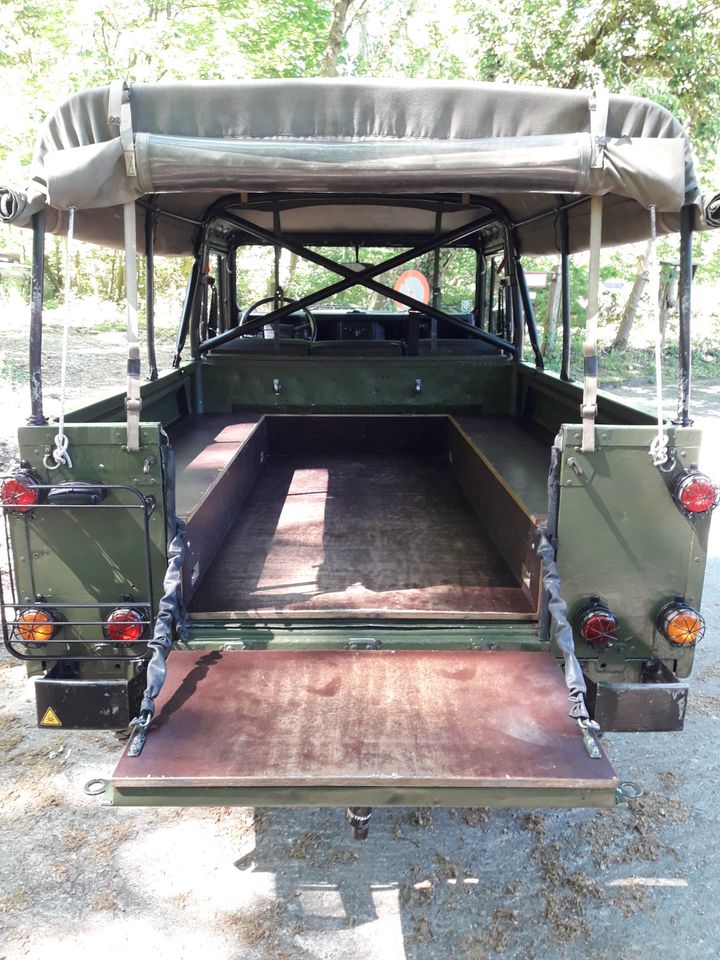 Land Rover (Defender) 110 Military soft-top LHD in Reichenwalde