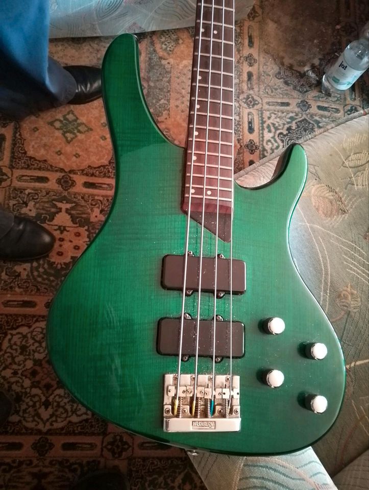 Bassgitarre washburn Bantam ltd s6122830 in Wegberg
