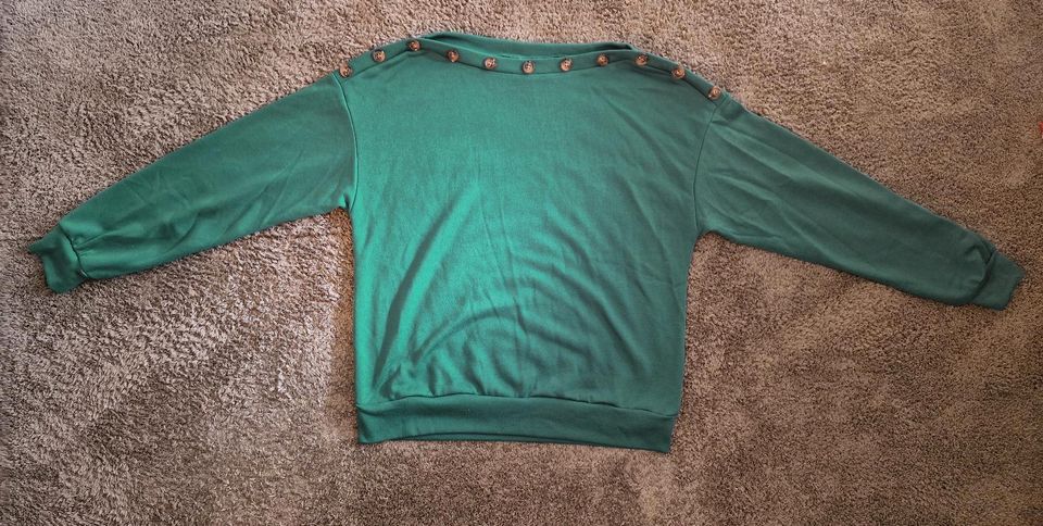 Sweatshirt mit Drop Shoulder Kragen in Kerpen