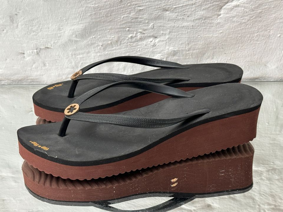 FLIP FLOPS Zehentreter Latschen Plateau schwarz Gr.39 in Lehre