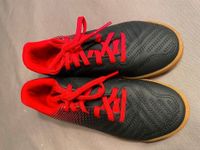 Hallenschuhe Fussball schwarz rot Gr. 29 Wandsbek - Hamburg Sasel Vorschau