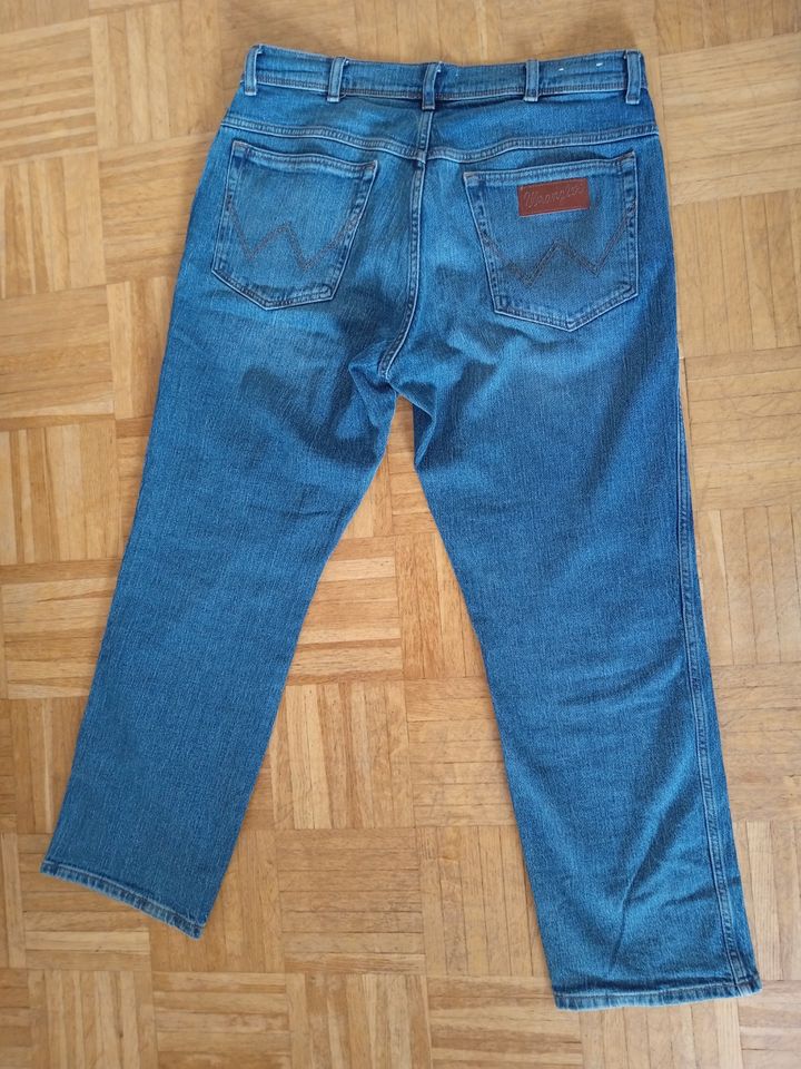 2 Wrangler Jeans Gr. 34/30 in Quickborn