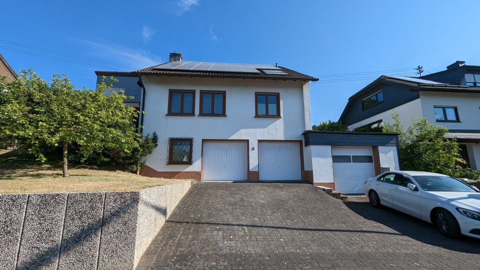 Freistehend, sonnig mit Solaranlage und -thermie - schönes und gepflegtes Einfamilienhaus in Wilnsdorf