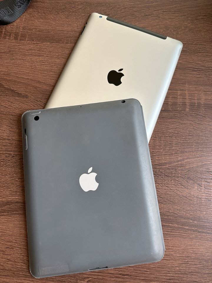 iPad mit Apple Hülle 24GB in Alfdorf