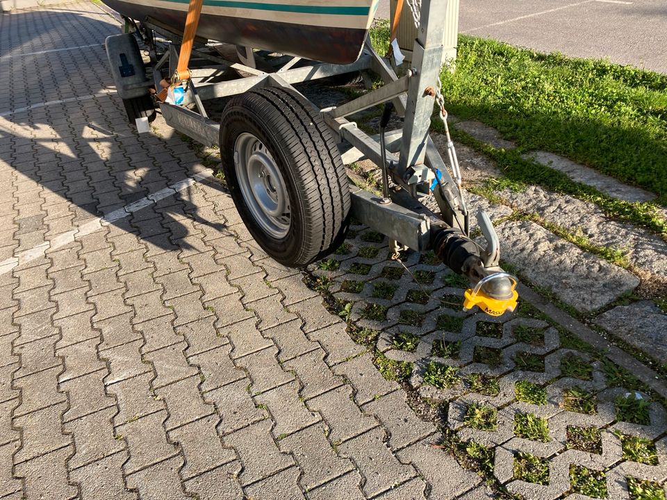 Bootsanhänger Bootstrailer Harbeck 1500kg in Unterhaching