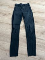 Bershka High Waist Skinny Jeans Größe 32 Damen Nordrhein-Westfalen - Brilon Vorschau