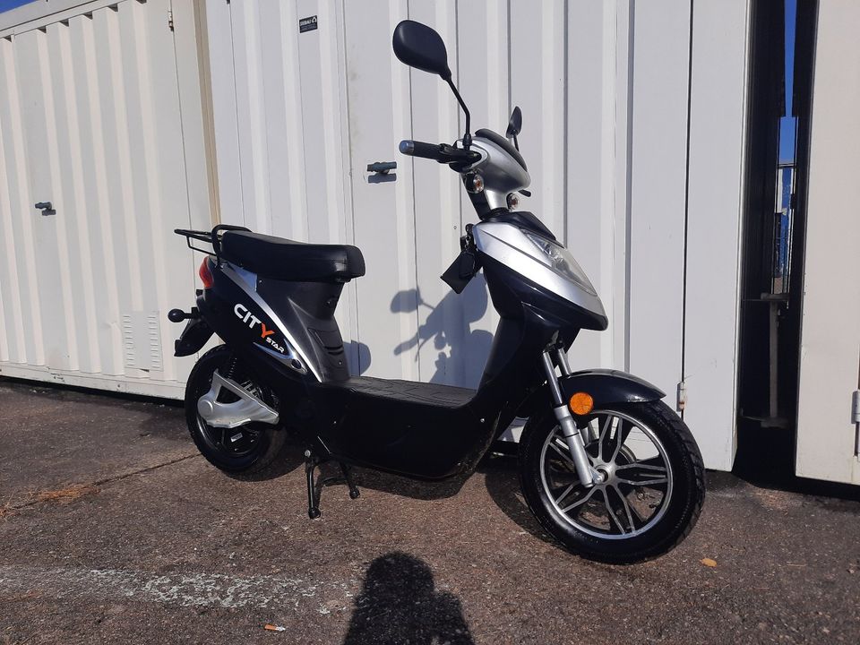 Elektro Roller E-Scooter City Star !!!FAST NEU!!! nur 141km in Sembach