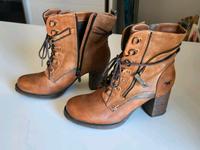 Mustang Stiefeletten Gr. 39 Brandenburg - Bernau Vorschau
