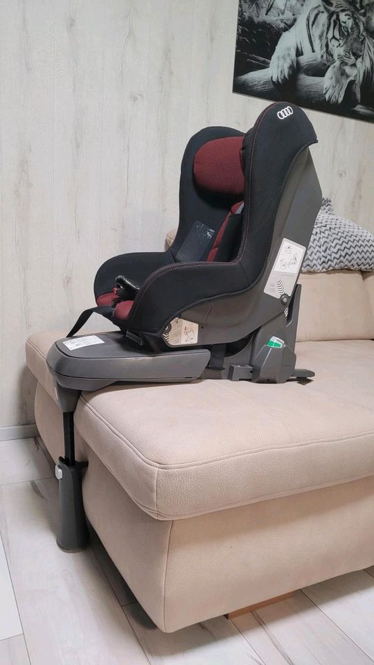 Audi Babyschale i-size + Kindersitz + Basis in Bad Säckingen