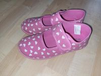 Hausschuhe Gr 33 Schuhe Klett pink weiße Herzen ❤️ Hessen - Niddatal Vorschau