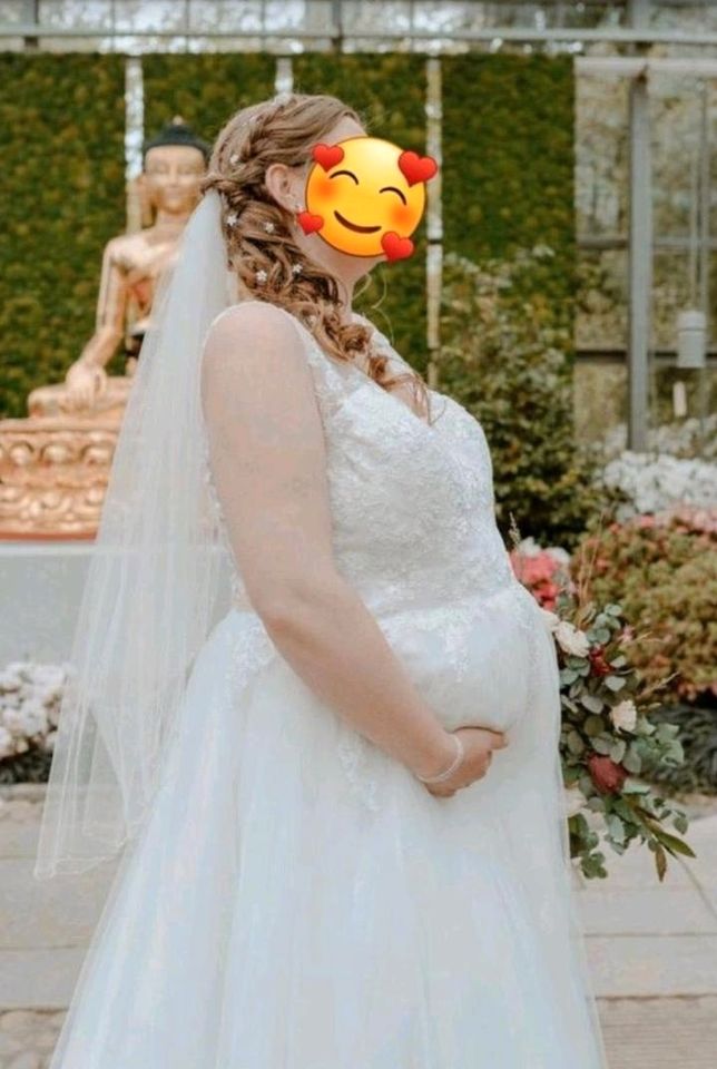 Brautkleid / Hochzeitskleid in Visbek