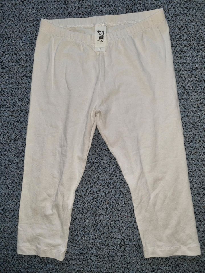 Caprileggins in weiß Gr 140 2€ Bitte nur Abholung in Wienhausen