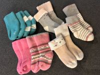 Babysocken etwa 15/16 teilweise ungetragen Baden-Württemberg - Tiefenbronn Vorschau