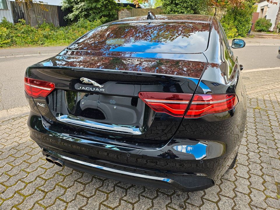 Jaguar XE R-Sport*BLACKEDITION*LEDER+SHZ*KAMERA*NAVI* in Saarlouis