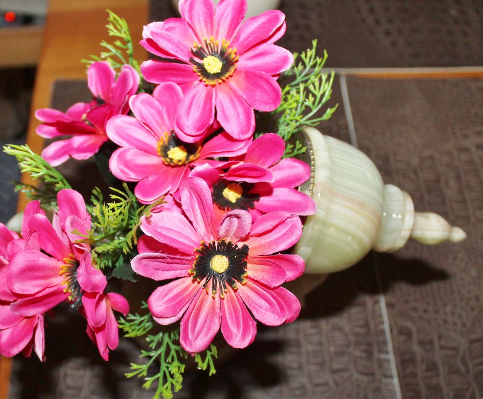 Blumenschmuck mit Gefäße,Deko-Blumen mit Kannen u.Gläser in Stolberg (Rhld)