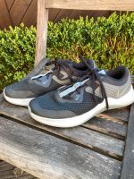 Nike Sneaker Turnschuhe Hallenturnschuhe 42 Schleswig-Holstein - Bad Oldesloe Vorschau