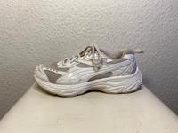 Puma Sneakers Retro-Laufschuhe Gr. 42 weiß *Morphic Base* Köln - Ehrenfeld Vorschau