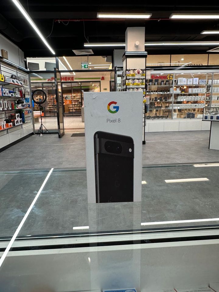 Google Pixel 8 128GB Neu Versiegelt in Schwarz in Frankfurt am Main