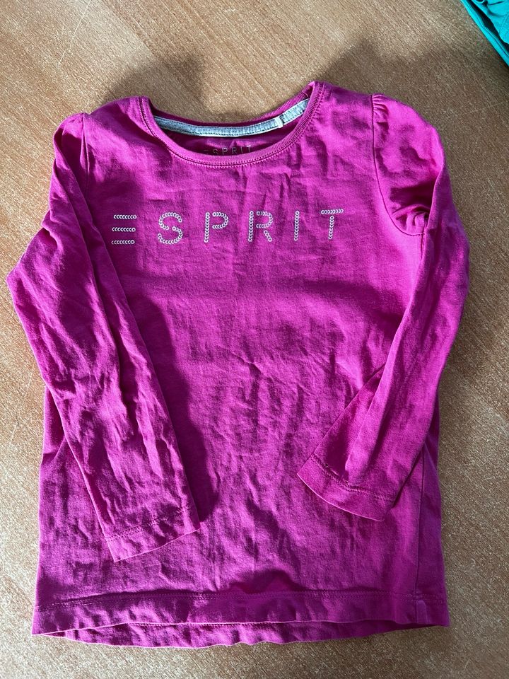 Langarmshirts Gr. 104/110 u.a. von Esprit, sOliver in Fürth