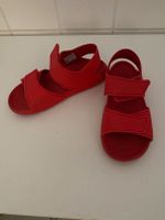 adidas Kinder Sandalen Badeschuhe Größe 34 in rot Berlin - Friedrichsfelde Vorschau