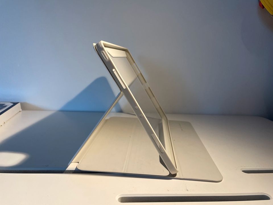 ESR REBOUND für Ipad Pro 12,9“ weiß in Hamburg