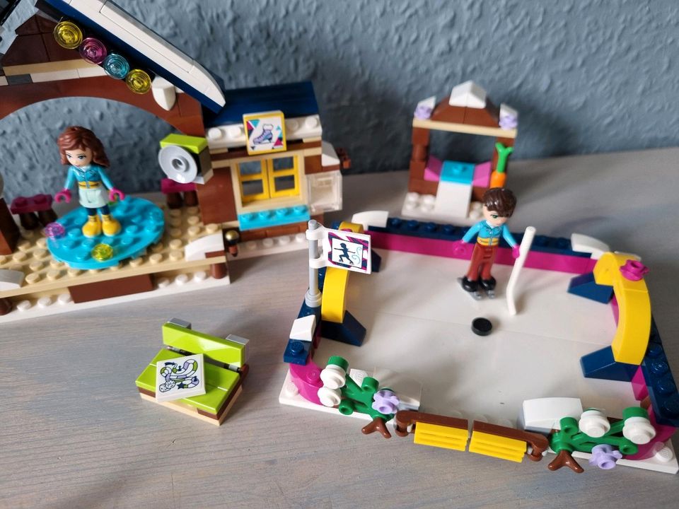 Lego friends  Chalet und Eislaufbahn in Beverungen