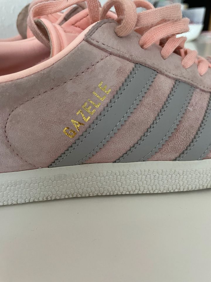 Adidas Gazelle Turnschuhe Sneaker Gr. 39 1/3 ❤️ in Steinburg