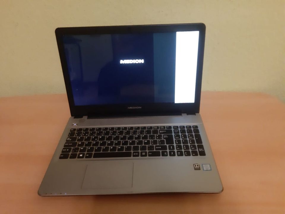 Medino Akoya E6424 Laptop in Stadtkyll