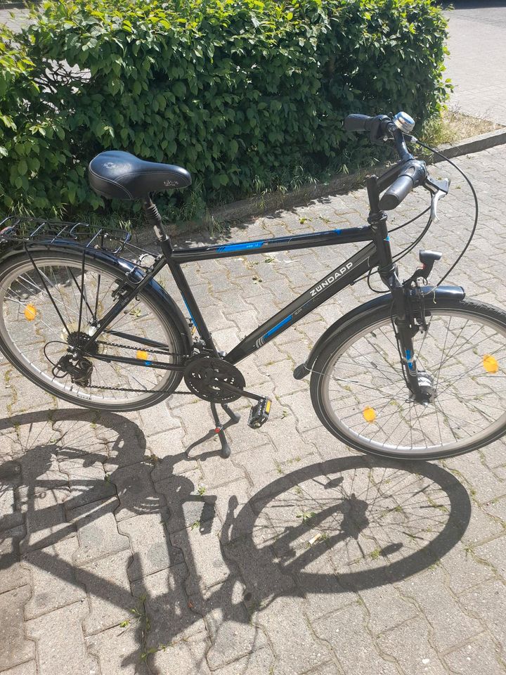 Fahrrad 28 und 26 zoll in Lüneburg