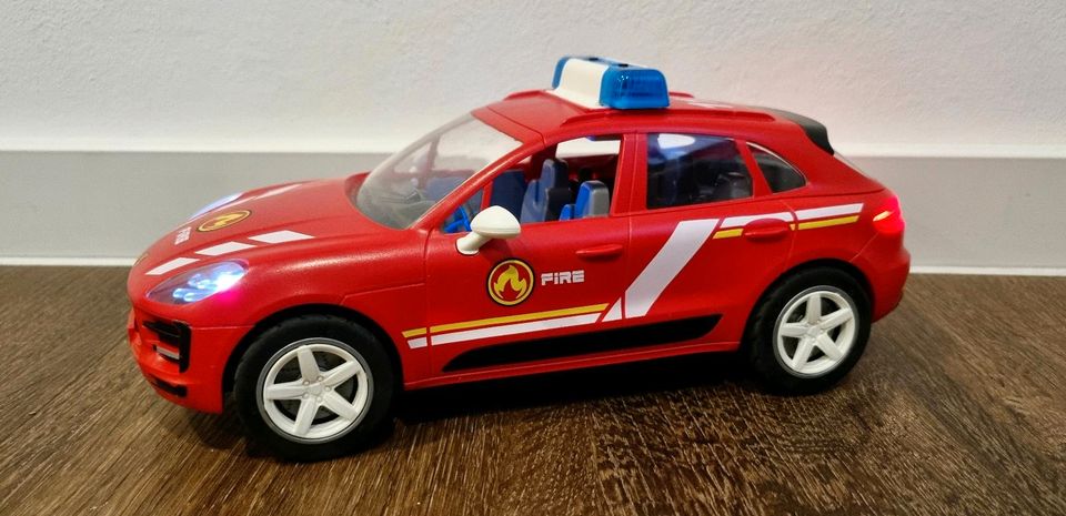 Playmobil 70277 Feuerwehr-Porsche plus  70147 Feuerwehrlöschboot in Schleusegrund