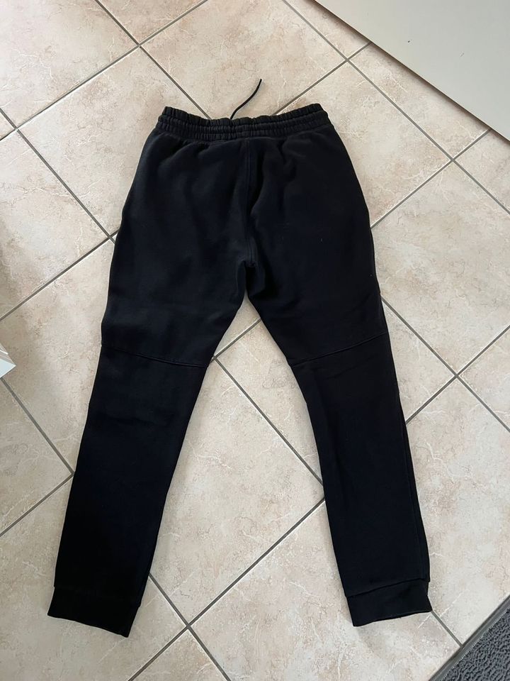 Jogginghose Trackpants Jogger Hose Jungs Gr.S von H&M in Bad Segeberg