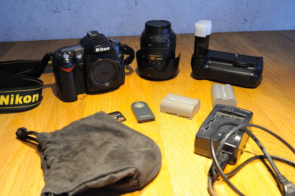 Spiegelreflexkamera mit Zubehör Anfängerkamera D90 in Lauf a.d. Pegnitz
